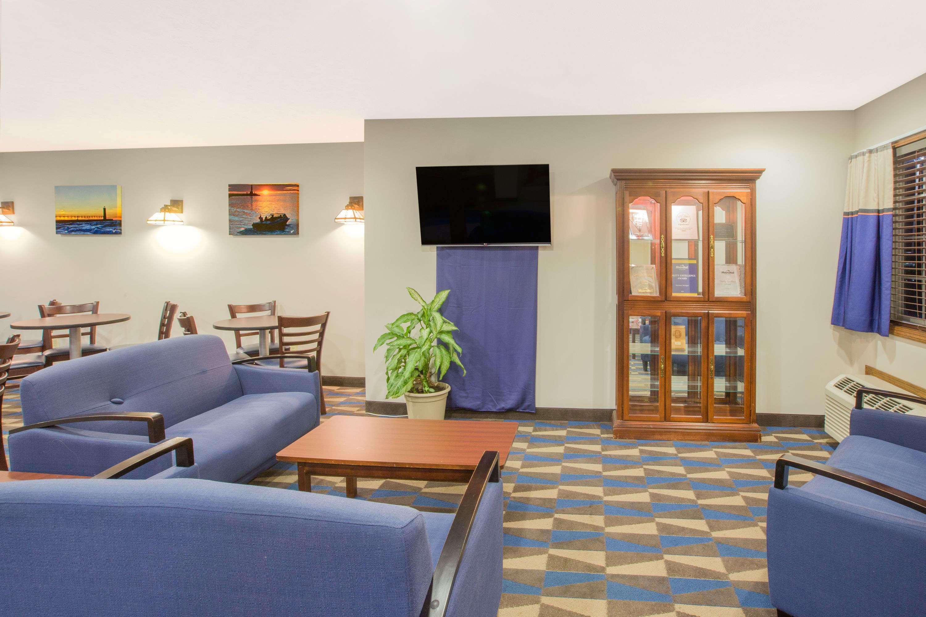 Microtel Inn&Suites Manistee Exterior foto