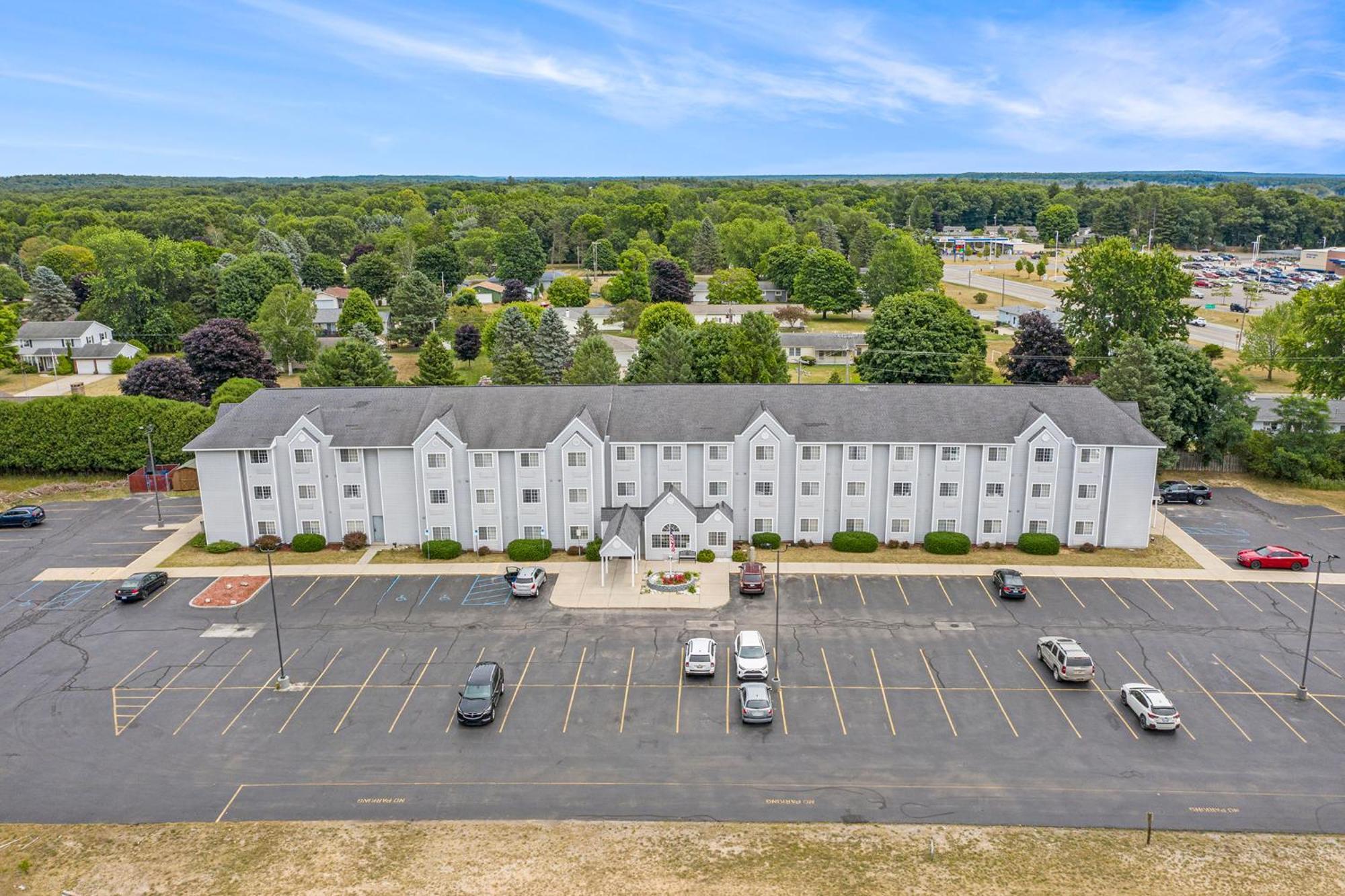 Microtel Inn&Suites Manistee Exterior foto
